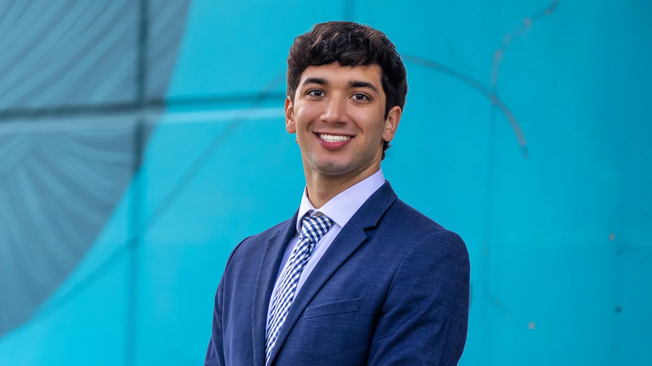 Biography of Tyler Visuvasam, esq. | Attorney at Davis Law Firm, Jacksonville, FL.